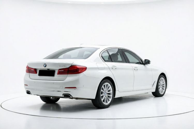 Used BMW 5 Series 2018 Facelifted 530Li Luxury Edition Premium Package Exterior 4