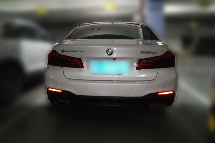Used BMW 5 Series 2018 Restyled 530Li Luxury Edition M Sport Package Exterior 4
