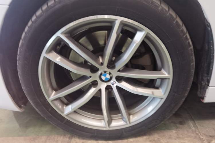 Used BMW 5 Series 2018 525Li M Sport Package Exterior 4