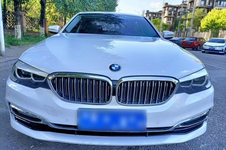 Used BMW 5 Series 2018 Facelifted 530Li xDrive Luxury Package Exterior 4