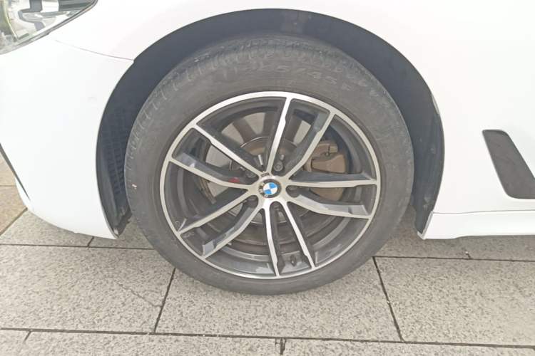 Used BMW 5 Series 2018 525Li M Sport Package Exterior 4