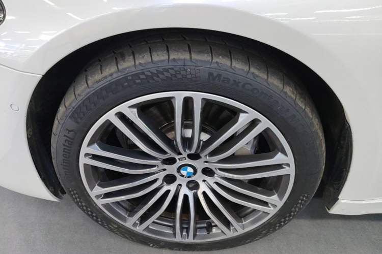 Used BMW 5 Series 2018 530Li Luxury Edition M Sport Package Exterior 4