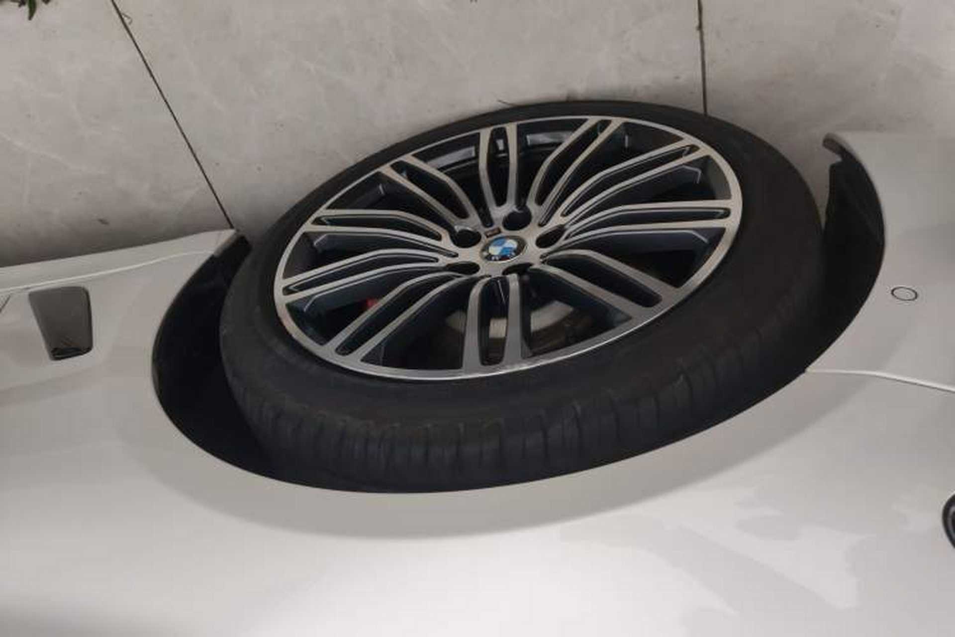 Used BMW 5 Series 2018 Restyled 530Li Leading Edition M Sport Package Exterior 4