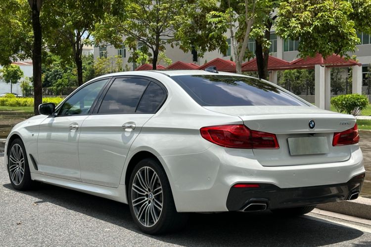 Used BMW 5 Series 2018 Restyled 530Li Leading Edition M Sport Package Exterior 4