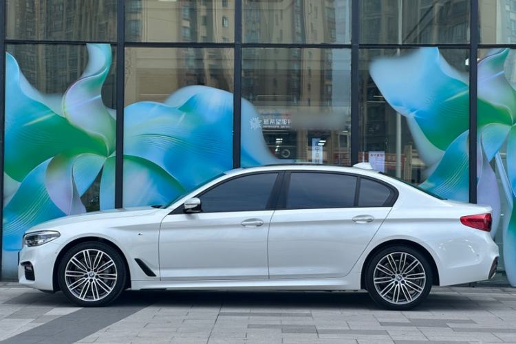 Used BMW 5 Series 2018 Restyled 530Li Luxury Edition M Sport Package Exterior 4