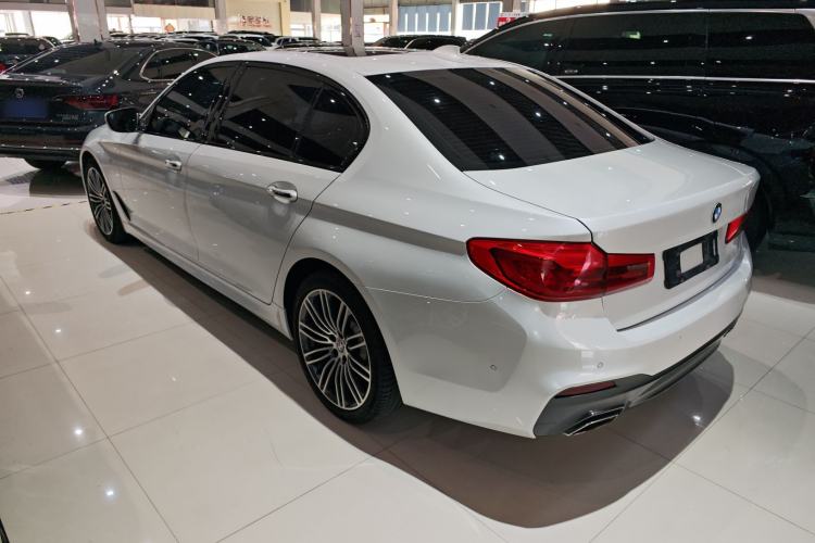 Used BMW 5 Series 2018 Restyled 530Li Luxury Edition M Sport Package Exterior 4