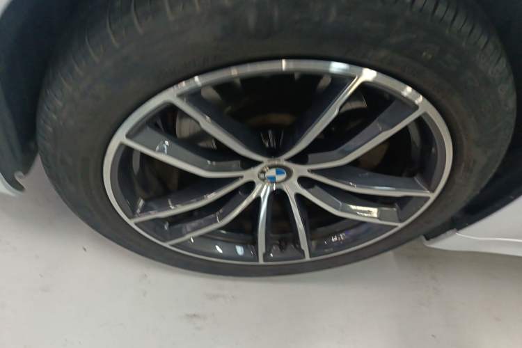 Used BMW 5 Series 2018 525Li M Sport Package Exterior 4