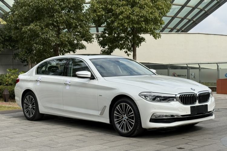 Used BMW 5 Series 2018 Facelifted 530Li Luxury Edition Premium Package Exterior 4