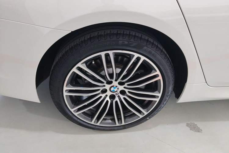 Used BMW 5 Series 2018 Facelifted 530Li xDrive M Sport Package Exterior 5