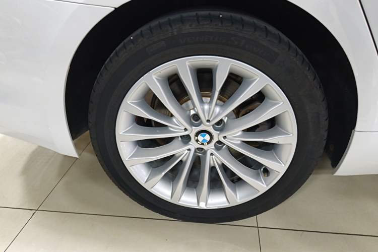 Used BMW 5 Series 2018 525Li Luxury Package Exterior 5
