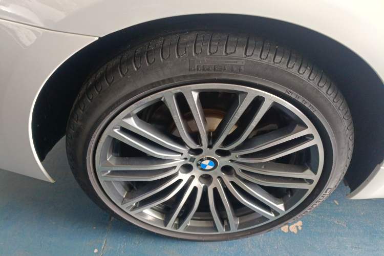 Used BMW 5 Series 2018 530Li Leading Model M Sport Package Exterior 5