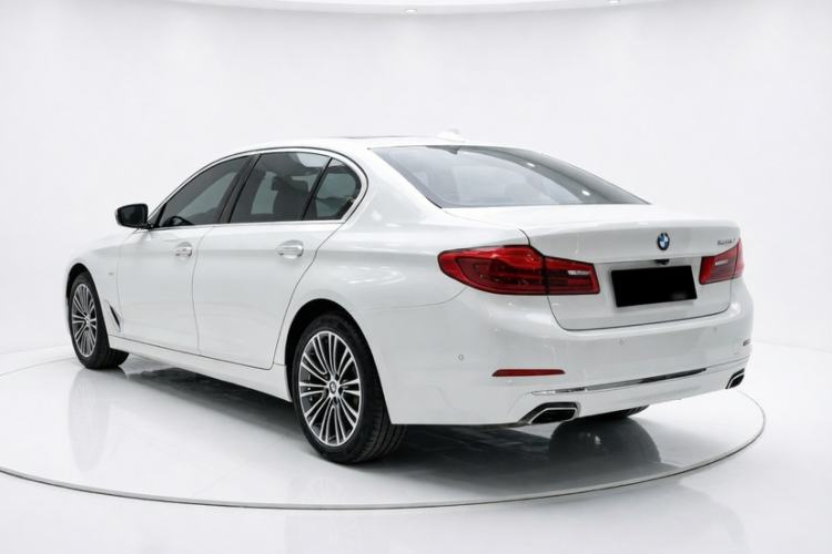 Used BMW 5 Series 2018 Facelifted 530Li Luxury Edition Premium Package Exterior 6
