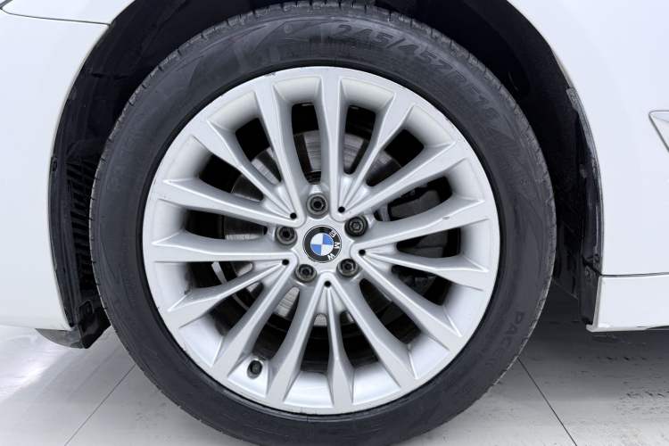 Used BMW 5 Series 2018 525Li Luxury Package Exterior 6