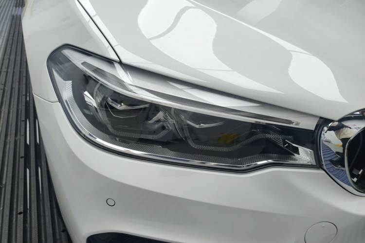 Used BMW 5 Series 2018 Restyled 530Li Luxury Edition M Sport Package Exterior 6