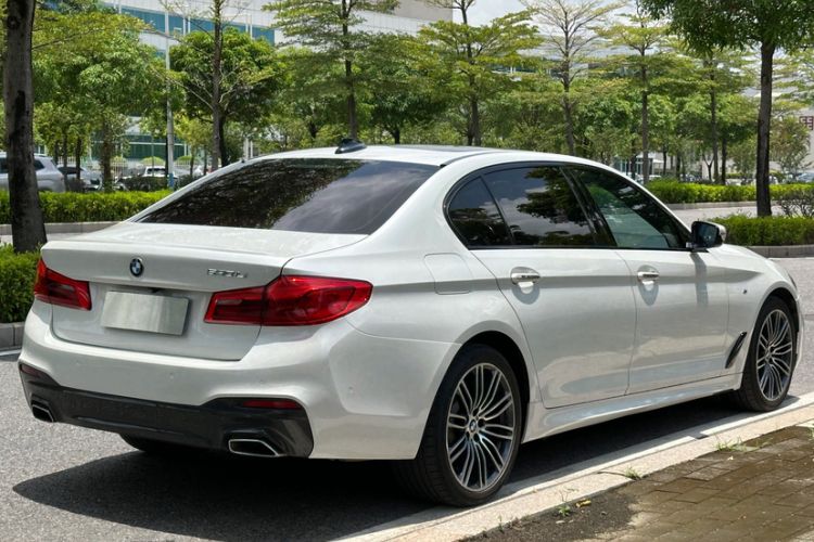 Used BMW 5 Series 2018 Restyled 530Li Leading Edition M Sport Package Exterior 6