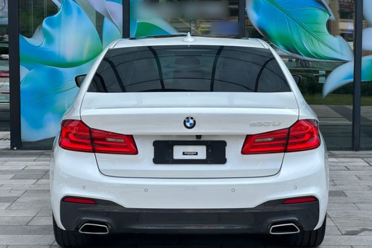 Used BMW 5 Series 2018 Restyled 530Li Luxury Edition M Sport Package Exterior 6