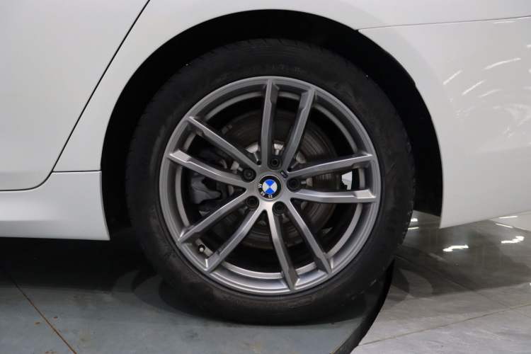 Used BMW 5 Series 2018 525i M Sport Package Exterior 6