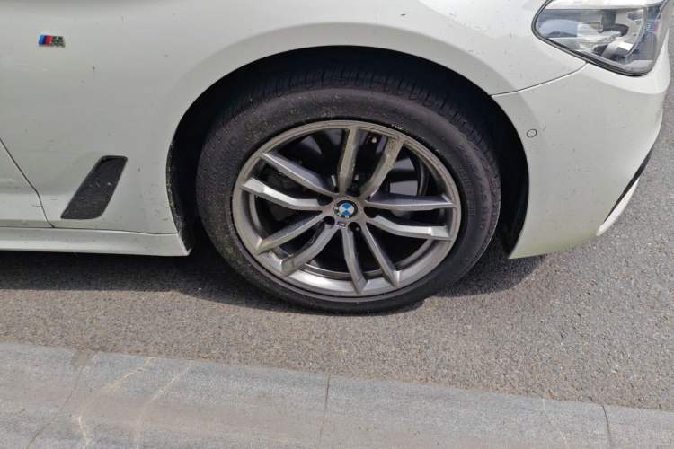 Used BMW 5 Series 2018 525i M Sport Package Exterior 7