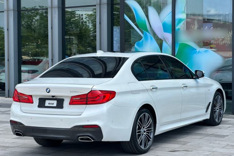 Used BMW 5 Series 2018 Restyled 530Li Luxury Edition M Sport Package Exterior 7