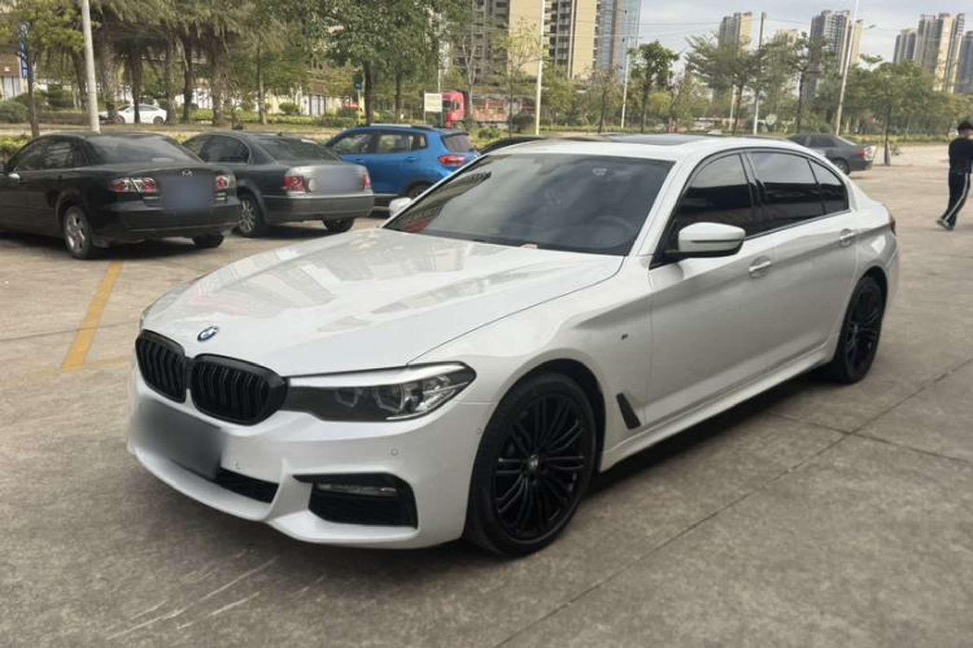 Used BMW 5 Series 2018 Facelifted 530Li xDrive M Sport Package Front Left 45 Deg