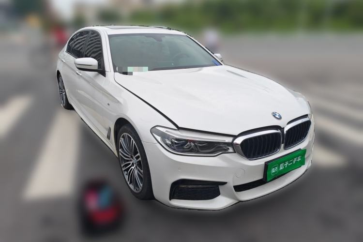 Used BMW 5 Series 2018 530Li Leading Model M Sport Package Front Right 45 Deg