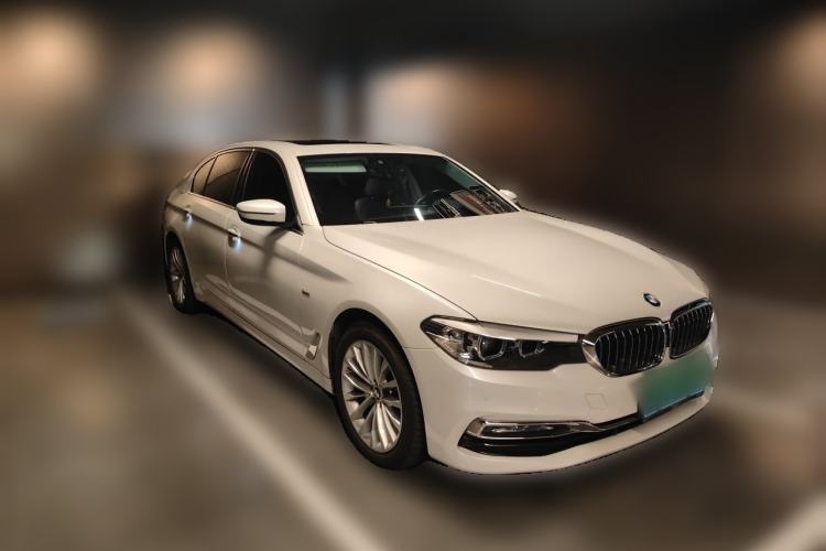 Used BMW 5 Series 2018 525Li Luxury Package Front Right 45 Deg