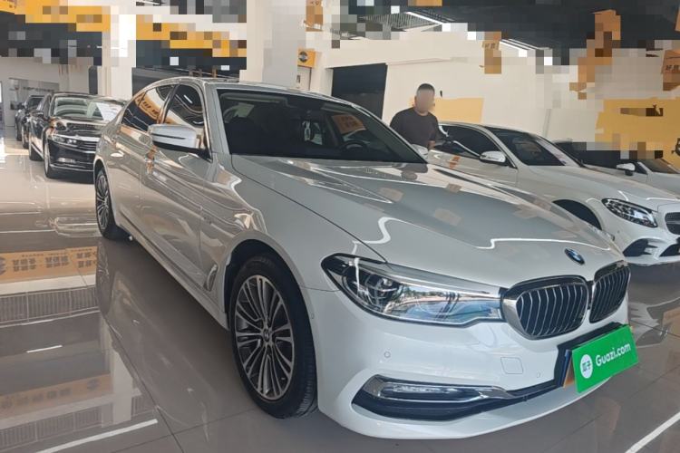 Used BMW 5 Series 2018 Facelifted 530Li Luxury Edition Premium Package Front Right 45 Deg