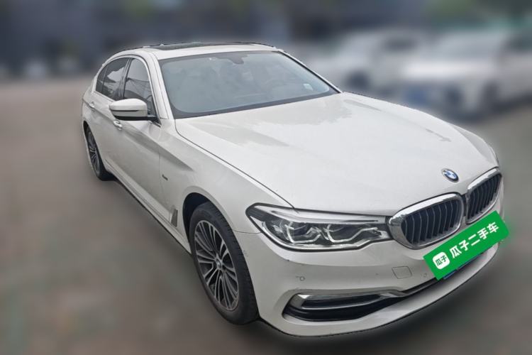 Used BMW 5 Series 2018 Facelifted 530Li Luxury Edition Premium Package Front Right 45 Deg