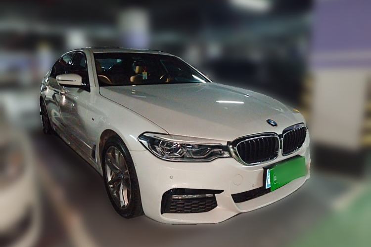 Used BMW 5 Series 2018 525Li M Sport Package Front Right 45 Deg
