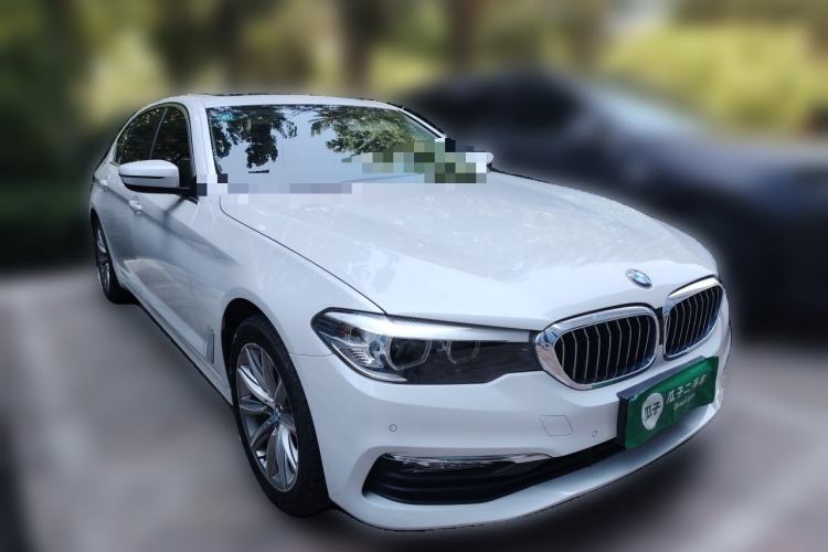Used BMW 5 Series 2018 528Li Launch Special Edition Front Right 45 Deg