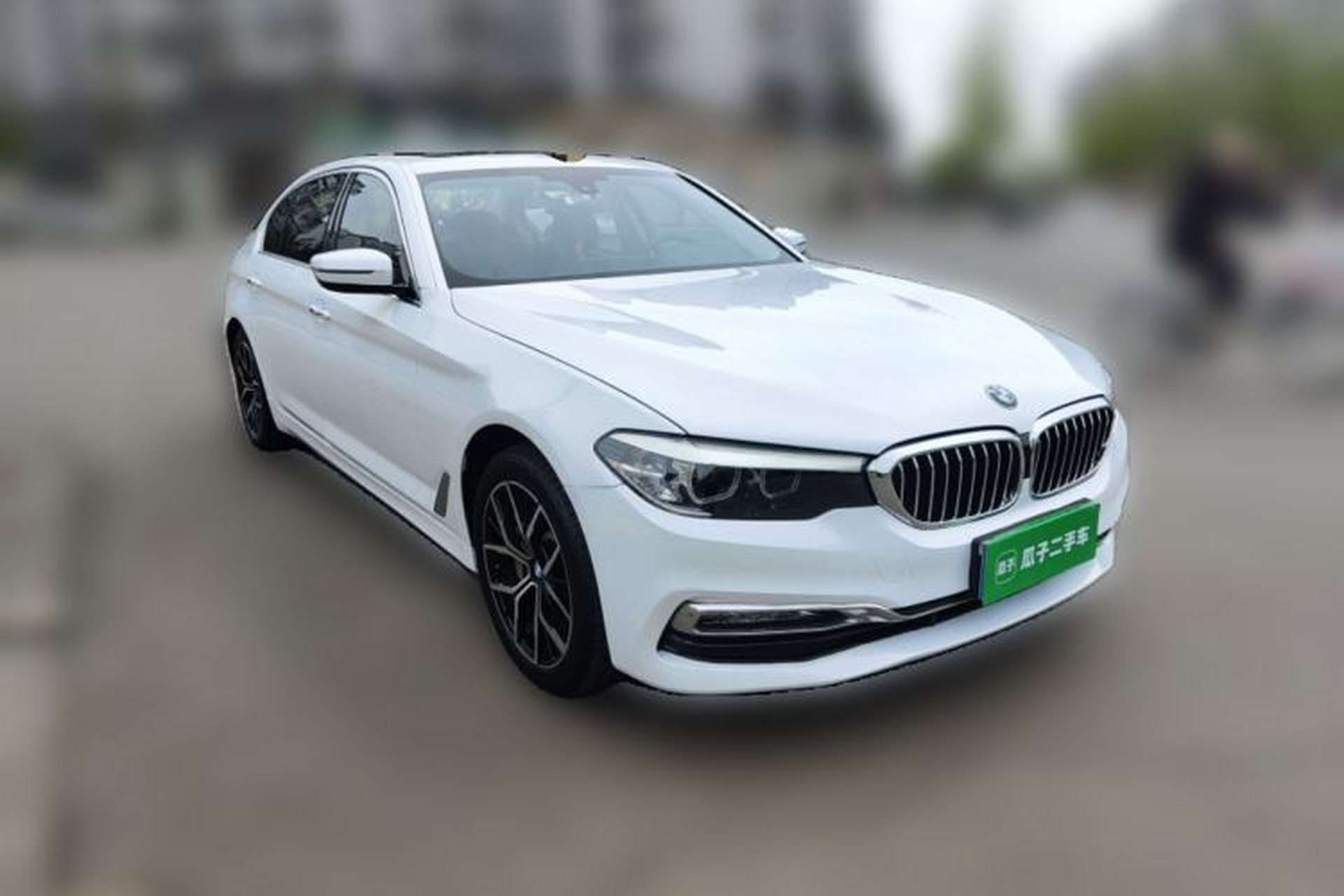 Used BMW 5 Series 2018 530Li Leading Edition Luxury Package Front Right 45 Deg