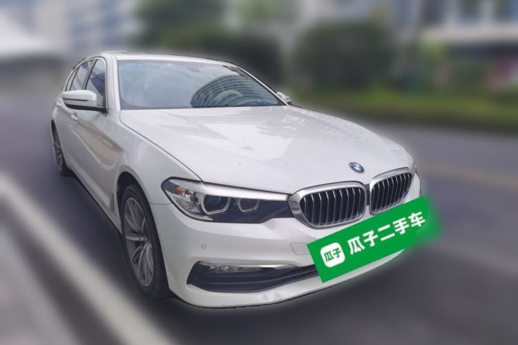 Used BMW 5 Series 2018 528Li Launch Special Edition Front Right 45 Deg