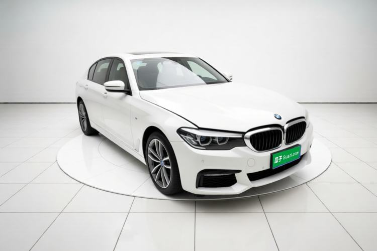 Used BMW 5 Series 2018 525Li M Sport Package Front Right 45 Deg