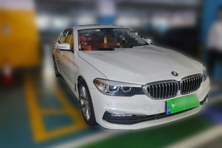 Used BMW 5 Series 2018 528Li Launch Special Edition Front Right 45 Deg