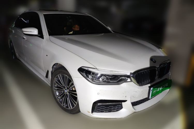 Used BMW 5 Series 2018 525Li M Sport Package Front Right 45 Deg