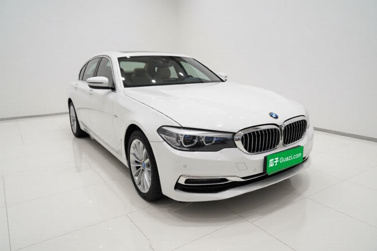 Used BMW 5 Series 2018 Revised Version 530Li Leading Edition Luxury Package Front Right 45 Deg