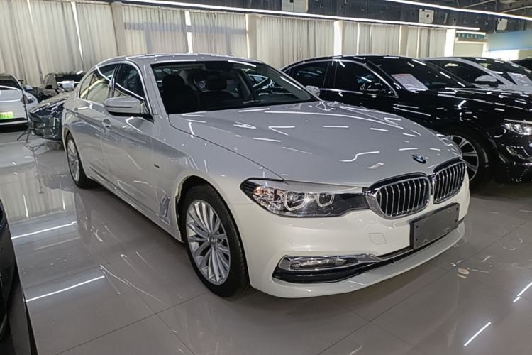 Used BMW 5 Series 2018 530Li Leading Edition Luxury Package Front Right 45 Deg