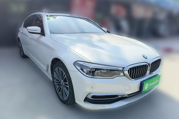 Used BMW 5 Series 2018 Facelifted 530Li Luxury Edition Premium Package Front Right 45 Deg