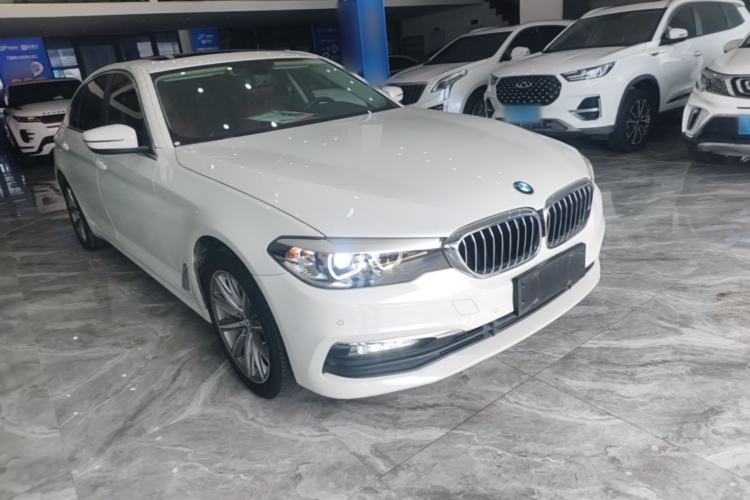 Used BMW 5 Series 2018 528Li Launch Special Edition Front Right 45 Deg
