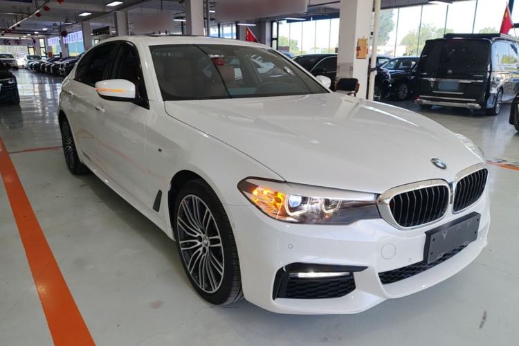 Used BMW 5 Series 2018 Facelifted 530Li xDrive M Sport Package Front Right 45 Deg