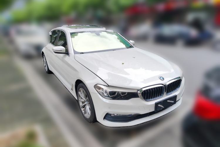 Used BMW 5 Series 2018 528Li Launch Special Edition Front Right 45 Deg