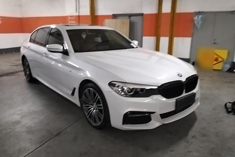 Used BMW 5 Series 2018 Restyled 530Li Leading Edition M Sport Package Front Right 45 Deg