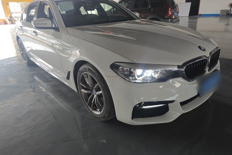 Used BMW 5 Series 2018 525i M Sport Package Front Right 45 Deg