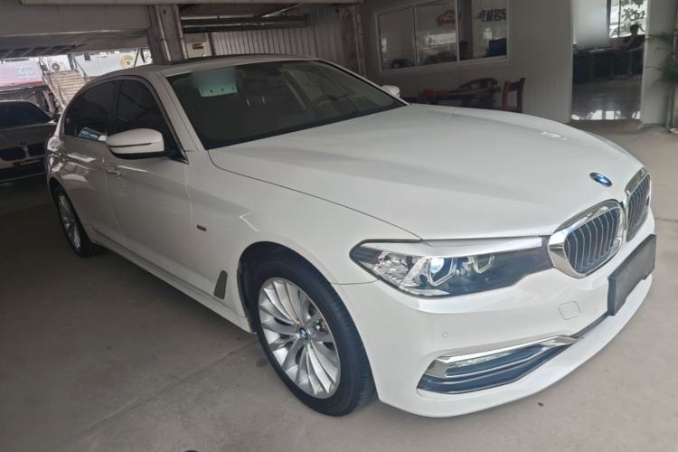 Used BMW 5 Series 2018 525Li Luxury Package Front Right 45 Deg