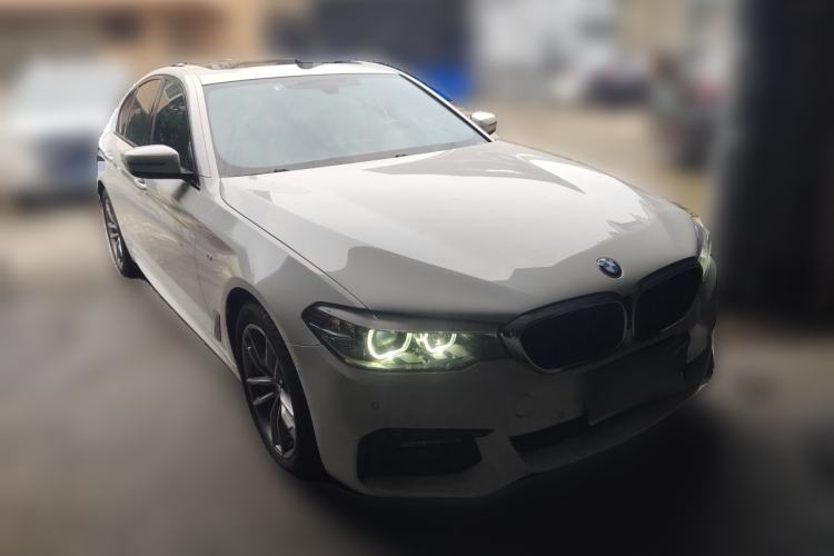 Used BMW 5 Series 2018 525Li M Sport Package Front Right 45 Deg
