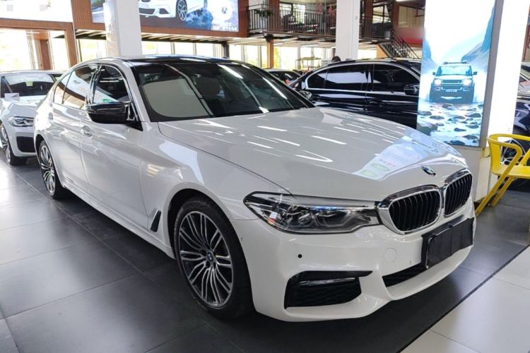 Used BMW 5 Series 2018 530Li Luxury Edition M Sport Package Front Right 45 Deg