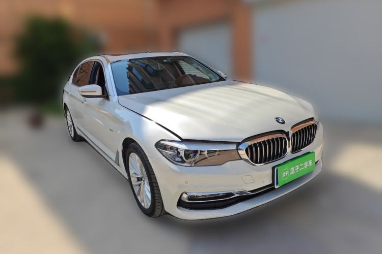 Used BMW 5 Series 2018 530Li Leading Edition Luxury Package Front Right 45 Deg
