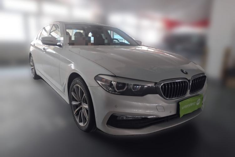 Used BMW 5 Series 2018 528Li Launch Special Edition Front Right 45 Deg