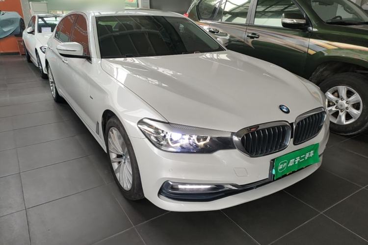 Used BMW 5 Series 2018 525Li Luxury Package Front Right 45 Deg