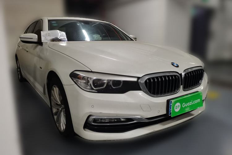 Used BMW 5 Series 2018 525Li Luxury Package Front Right 45 Deg